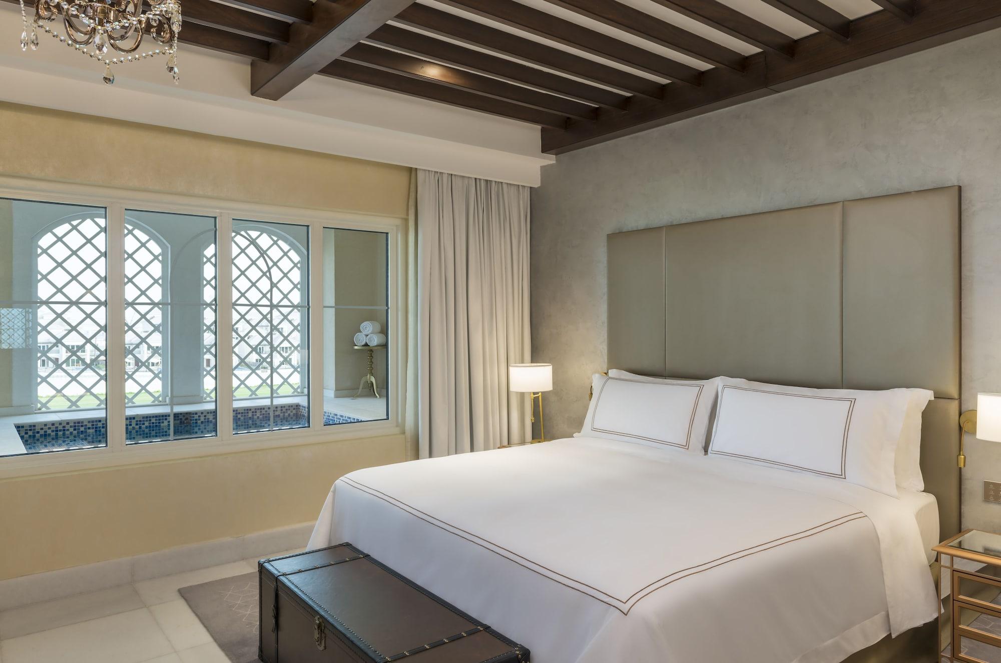 Al Habtoor Polo Resort Dubai Eksteriør bilde A bedroom at the hotel