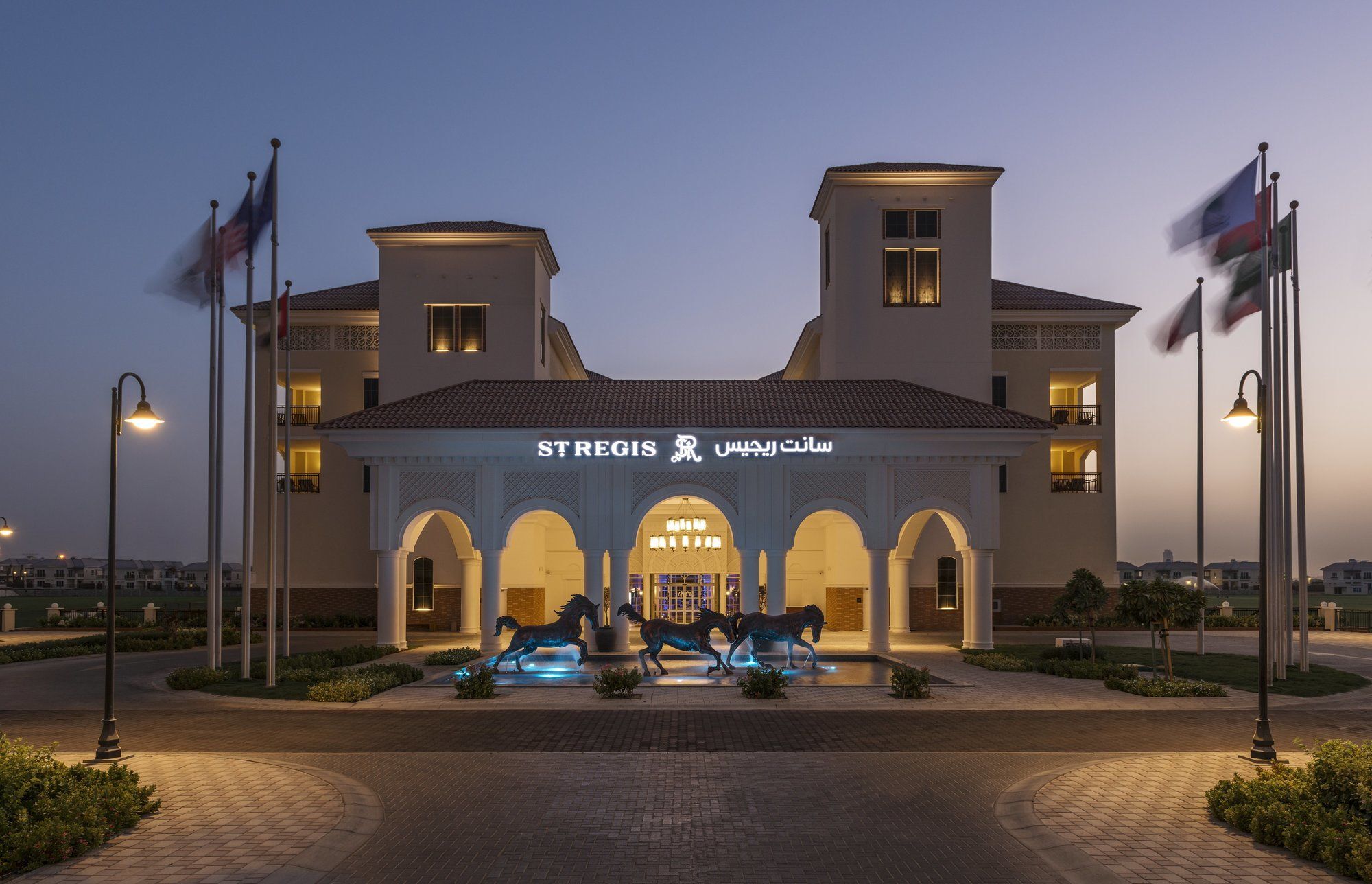 Al Habtoor Polo Resort Dubai Eksteriør bilde The clubhouse at Meydan